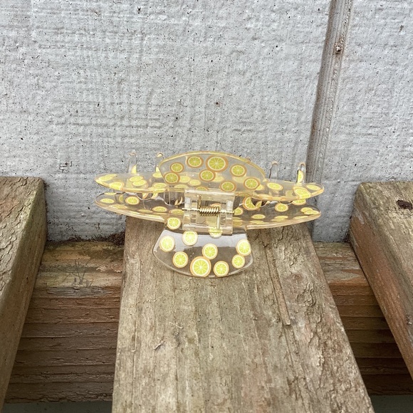 new Anthropologie hair CLIP lemons - Picture 2 of 2